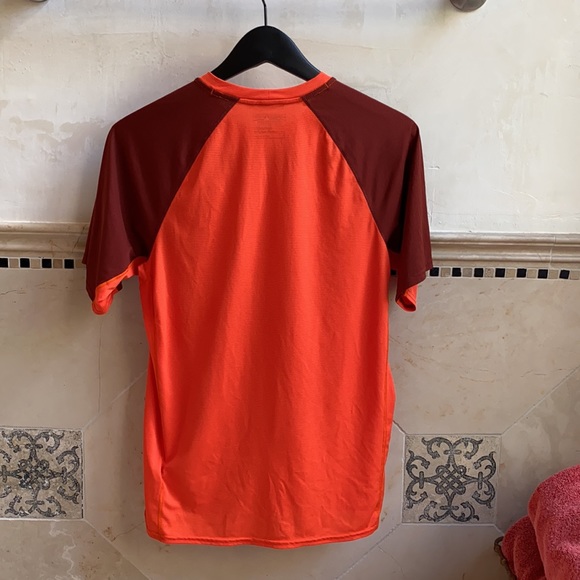 Patagonia lightweight Capeline base layer tee - Picture 4 of 4